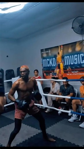 POV: MMA fighter fights a boxer at his own game #boxing #knockout #fighthighlights #fight