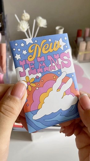 Unboxing My @newjeans_official “Get Up” Albums! It’s too cute not to post! In this video: 💕 Weverse version 💕 The Powerpuff Girls x New Jeans box version 💕Bunny Beach Bag version Which album version is cute?! Gifted. @stylekorean_global newjeans. newjeans get up. album unboxing. asmr unboxing. kpop. powerpuff girls. bunnies. newjeans album. #newjeans #newjeansgetup #albumunboxing #asmrunboxing #kpop #powerpuffgirls #bunnies #newjeansalbum | Blancs Bagaforo