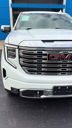 🔥 2022 GMC Sierra 1500 Denali 🔥 This isn’t your average pickup… this is the truck that shows up after the work is done. 💪 ✅ DENALI ✅ 5.3L V8 ✅ 4WD ✅ Local Trade ✅ Sunroof ✅ Premium Leather ✅ Bedliner ✅ Loaded with Tech & Safety 💰 $48,308 Own the truck everyone checks out at the stoplight. 📍 Hubbard GM 👉 https://www.drivehubbardgm.com/used-Monticello-2022-GMC-Sierra 1500-Denali-3GTUUGED9NG609052 #GMCSierra #Denali #TruckTok #LiftedLife #TruckGoals 🦬 @D&D Detailing
