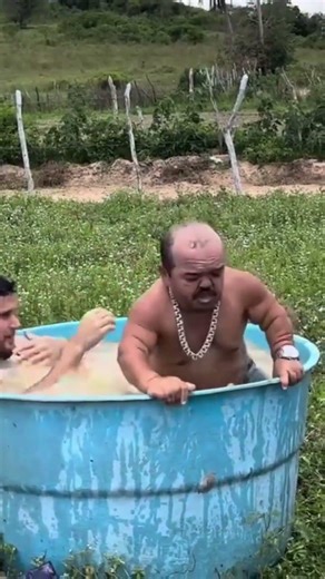 Leôncio derruba pililiu na caixa d'água #humor #comedia #memes #fy