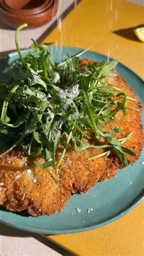 We LOVE our extra crispy Chicken Milanese. 😮‍💨🤌🏼😋🙌🏼🤤👏🏼