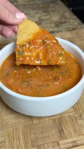 Homemade Salsa - Salsa Roja - Easy Salsa recipe #mexicanfood #salsa #easyrecipe
