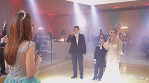 35M views · 1.1K shares | Mãe, pai e irmão cantam "Trem Bala" em homenagem de 15 anos❤❤ | Gabi Fratucello | Facebook