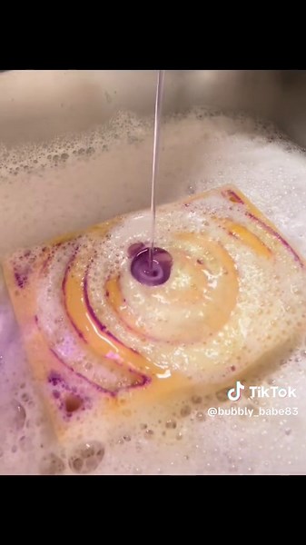 Satisfying Sponge Squeezing ASMR Experience