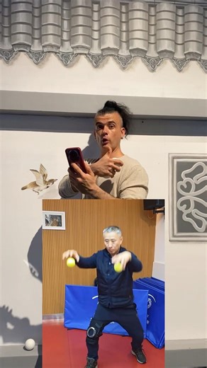 #Juggling #JugglingLessons #CircusArts #LearnJuggling #FlowArts