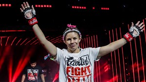 Aussie UFC star sustains a sickening injury