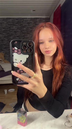 A little less conversation and a little more touch my body💞