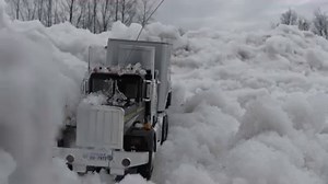 Can you handle ice road trucking? I bet you can't. Watch and learn rookies | Twisted Truckers
