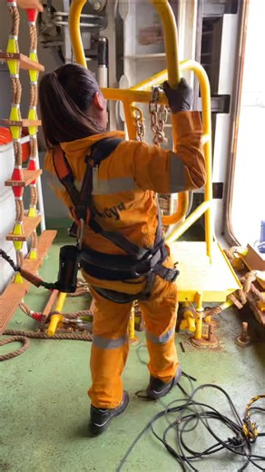 All set for the pilot! On board the “Cartagena Express”, Cindy Baluran is making sure the pilot ladder is perfectly prepared. This might look like a simple setup, but it’s one of the most important safety tasks at sea. Every step, knot, and rope must be checked to ensure the pilot can safely board or leave the vessel. ⚓️ This isn’t just maintenance – it’s about trust, teamwork, and readiness on deck. 🌊 #hapaglloyd #safety #shipping #team #seafarer | Hapag-Lloyd AG