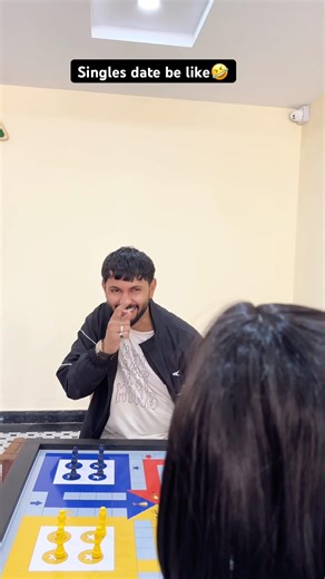 Kesa laga mera date🤣 #shortsfeed #ytshortsindia #singlelife #funnyshorts #comedyshorts #viralshort