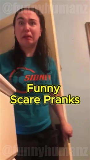 Funny Scare Pranks 🤣 #funnyhumans #scarepranks #scareprank #scare #trynottolaugh