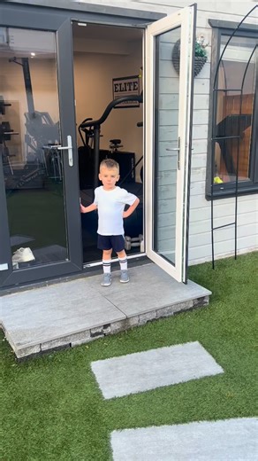 Cody wanted to do a competition today. So we did a Mini-Hyrox 😆 ▫️Run 3 laps garden ▪️Ski 200m ▫️Run 3 laps garden ▪️Sled Push 20m ▫️Run 3 laps garden ▪️Rope Pull 2 lengths ▫️Run 3 laps garden ▪️Burpee Broad Jumps 2 lengths ▫️Run 3 laps garden ▪️Row 200m ▫️Run 3 laps garden ▪️Farmers Carry 40m ▫️Run 3 laps garden ▪️Walking Lunges 20m ▫️Run 3 laps garden ▪️Wall Balls 20 He got first place 🥇 😂 Next up is Heidi 😀 “It’s a Lifestyle” | Elite