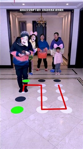 Second episode of the "One Stroke Challenge" – can you complete it without touching the black dots?