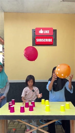 Aulia vs lulu, menyusun cup jadi satu sebelum balon menyentuh tanah #challenge #trending