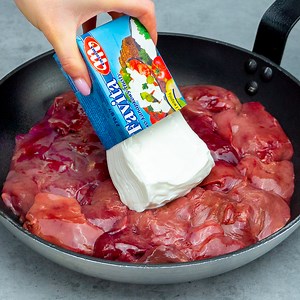 711K views · 2.5K reactions | The chicken liver recipe that conquered everyone! Ingredients: chicken liver: 500 g (18 oz) water: 2 l (68 pt) eggs: 3 pc green onion: 20 g (0.7 oz) boiled eggs: 3 pc onion: 1 pc carrot: 1 pc salt: 5 g (0.2 oz) cheese cream: 100 g (3.5 oz) flour: 20 g (0.7 oz) OVER MEDIUM FIRE: 20 MIN cheese: 20 g (0.7 oz) | Cookrate | Facebook