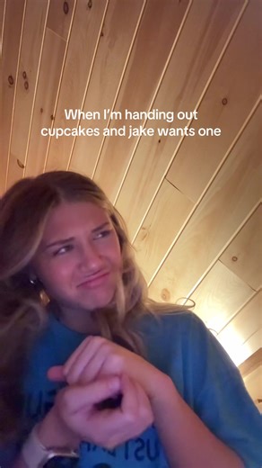 Cupcake Handouts: Sweet Moments with Friends