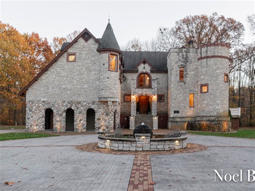 2303 38th St, Allegan, MI 49010 | MLS #25058523 | Zillow