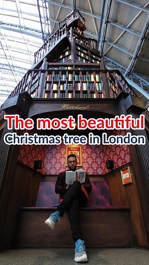 The most beautiful Christmas tree in London is at St. Pancras station! 🚂 | Wonders of London