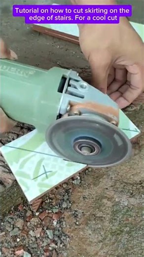 Tutorial on how to cut skirting on the edge of stairs. For a cool cut #short #shortvideo