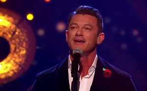 【最新BBC现场】Luke Evans表演百老汇音乐剧《悲惨世界》的原声《Bring Him Home》！