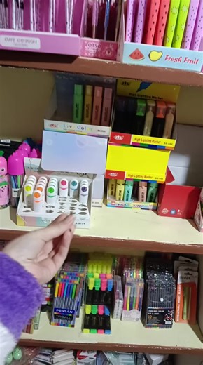 أدوات دراسية وأفكار لمشاريع صغيرة مع سوزي