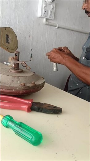 Ceiling Fan Capacitor Check Kaise Kare ⚡| Fan Capacitor Testing on Board #shorts