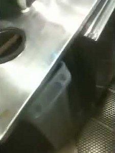 How to cut squash bread