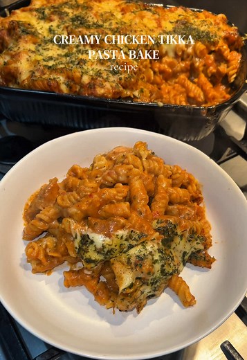 Chicken Tikka Pasta Bake Recipe 🍝 Using @BTSauces Tikka Marinade 🔥 Ingredients: 500g chicken breast 3tbsp chicken tikka marinade 1-2tsp salt ( to taste ) 🧂 500g pasta 25g butter 🧈 1 onion 🧅 3-4 cloves garlic 🧄 1 jar creamy pasta sauce 🫙 2tsp oregano 🌿 50g mozzarella 50g cheddar 🧀 Tikka Marinade: Use code “ Shez10 “ for 10% off your whole order !! 💕 www.baltitowersauces.co.uk #pasta #pastarecipe #tikka #easyrecipes #cooking