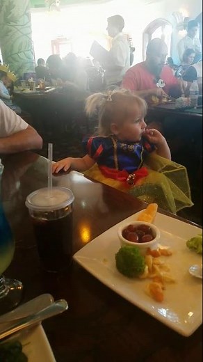 Disneyland 2017 - hug from Cinderella