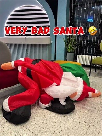 Deflated Santa Fail! 😂 Out of Holiday Spirit