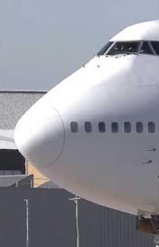 Qantas A380 Landing And Takeoff Video