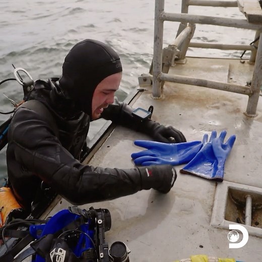2.1M views · 36K reactions | It's the biggest gold nugget he's EVER seen  #BeringSeaGold Fridays at 9P on Discovery | Bering Sea Gold | Facebook