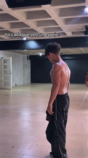 No puedo ver un espejo porque me pongo modo fit | yo cada q veo un espejo