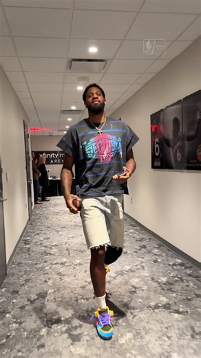 Paul George arrives for Sixers-Knicks Game 3 🔥 (via @NBAonPrime)