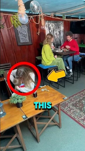 What Happened When This Mom Breastfed in a Restaurant? 🤱🍽️
