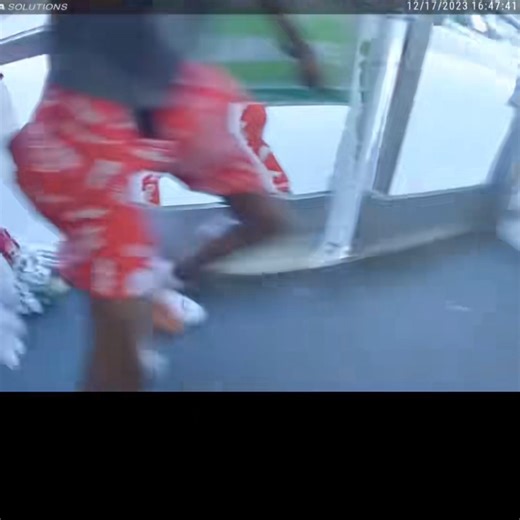 Man Terrifies Shoppers After Flashing Himself in Public as Officers Move In to Stop Him | Justice Run