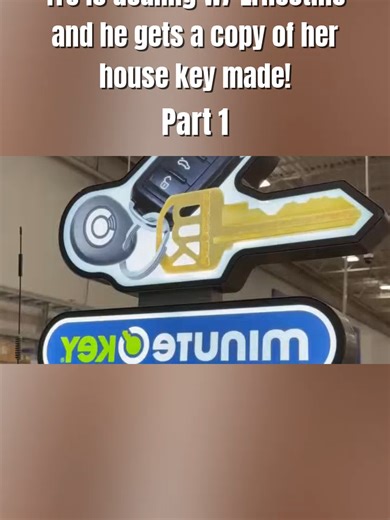 Jmo tells his homie he thinks Tre is dealing w⧸ Ernestine and he gets a copy of her house key made! part 1#kountrywayne #kountrywaynecomedy #kountrywayneskits #foryoupage❤️❤️
