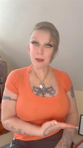 Leaving an amazing tip for poor service. #Funny.