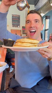 A cozy neighborhood diner with a vegan twist? Count us in. 💫 Chicago’s Flying Saucer is serving up a full vegan menu—think fluffy pancakes, loaded breakfast bowls, and plant-based omelettes that rival the classics. This local gem has a meatless answer to nearly every dish on the menu, and yes, it’s all as good as it looks. 📍Cash only, so come hungry and prepared! More Chicago spots: https://vegnews.com/search?q=chicago | VegNews