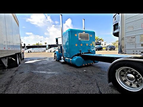 1996 379 Peterbilt Custom Work Semi Truck