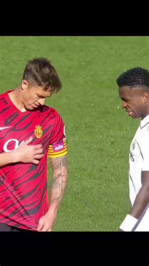 Aucun fan ne passe sur la vidéo sans souhaiter du courage à Vinícius 🅅🄸🄽🄸🄲🄸🅄🅂 🄹🅄🄽🄸🄾🅁 𝐒𝐤𝐢𝐥𝐥𝐬 𝐟𝐨𝐨𝐭𝐛𝐚𝐥𝐥#viralvideo #viraltiktok #football #viralvideofoot #foryoupage