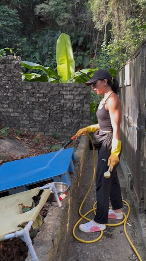 5AM alarms. 6AM ferry. 80 dogs, and countless hours of love. 🐾🌅 For Aries and James, weekends (even holidays) aren’t for sleeping in. They’re for giving back. At @vkblantau , a shelter run entirely by volunteers, every pair of hands makes a difference. It’s sweaty, can get smelly, and sometimes lots of barking — from endless cleaning and scrubbing to walking, and unpacking donations. It's not always the most glamorous kind of work, but surrounded by the green hills of Lantau and 80 wagging tai