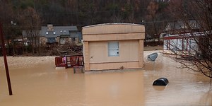 People look for new homes; relief organizations arrive in flood-ravaged Hazard