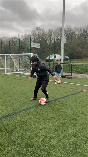 Foot patterns to unbalance⚡️ #youtube #football #footballskills #soccerplayer #youtubeshorts #soccer