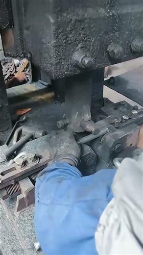 The forging process of metal chains- Good tools and machinery make work easy