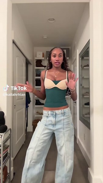 Quick tuck tut #kailahrhian #tuck #tutorial #fyp | tutorial