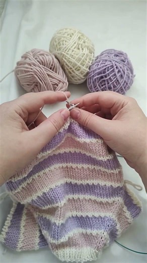 Easy and beautiful top-down seamless knitting baby sweater. Sori Baby Pullover Knitting Pattern
