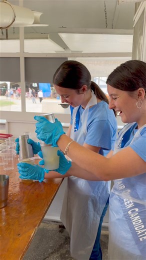 The FAIR QUEEN candidates are learning the ropes today at the Dubuque Community Y’s Lemonade stand! Kylie and Kaylie had a blast making this refreshing drink! Stay tuned to see what else they learn this week! 🍋🎡 | Dubuque County Fair