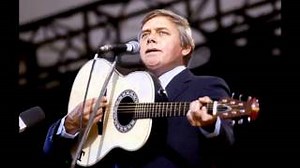 FOX ON THE RUN Lyrics - TOM T. HALL | eLyrics.net