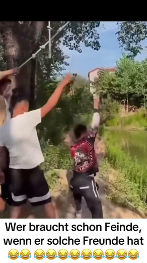 Wer braucht schon Feinde, wenn er solche Freunde hat